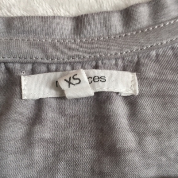 Grey sunflower shirt 🌻 - Picture 3 of 3